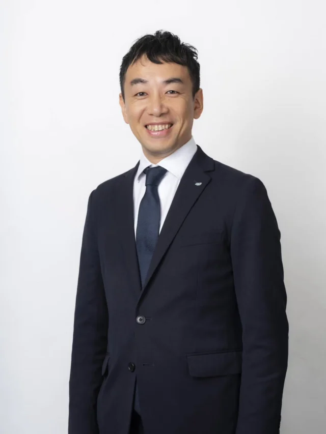 ～一般社団法人 宮崎青年会議所 2027年度 第76代理事長内定のお知らせ～

一般社団法人 宮崎青年会議所 2027年度 第76代理事長に、星山 剛（ほしやま つよし）君が内定いたしました。

2027年度理事長立候補受付期間において、星山 剛君以外からの立候補届出はなく、選挙管理委員会による資格審査の結果、適格と認められました。

そして、2026年8月18日に開催された臨時総会において、LOMメンバーの承認を得て、2027年度第76代理事長として正式に決定いたしました。

就任日は2027年1月1日、任期は2027年1月1日から12月31日までの1年間となります。

これから星山理事長予定者のもと、宮崎青年会議所がどのような運動を展開し、地域の未来を創っていくのか。

2027年度の宮崎青年会議所に、ぜひご期待ください。

#宮崎青年会議所 #まちづくり
#リーダーシップ #自己成長
#宮崎市